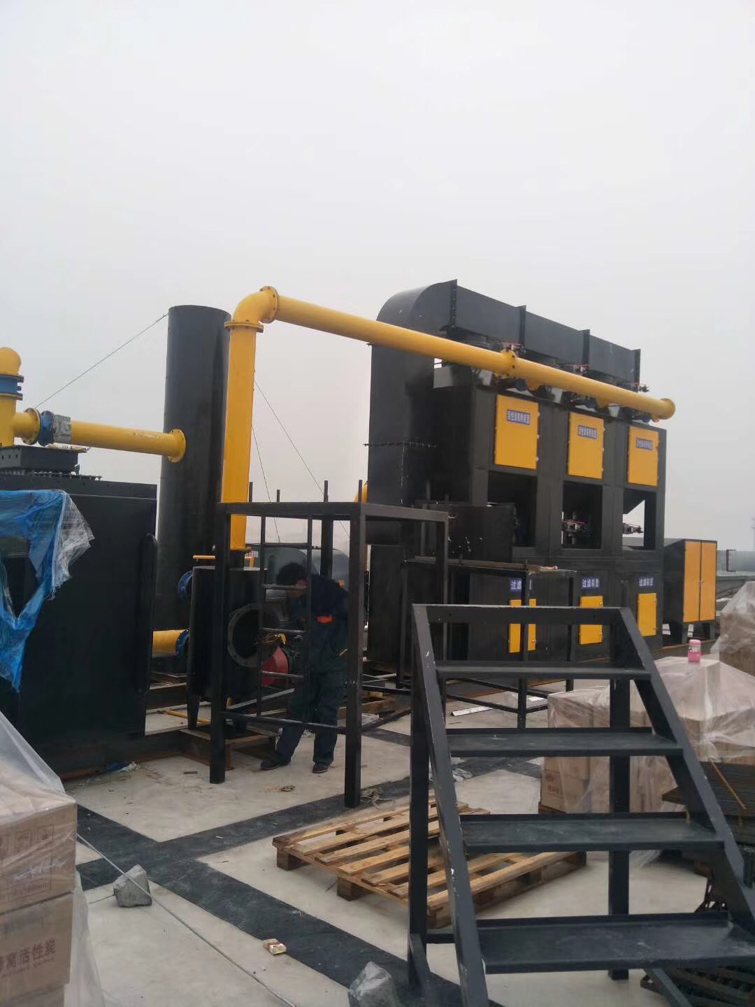 購(gòu)買噴漆房廢氣處理設(shè)備需要注意哪些事項(xiàng)？